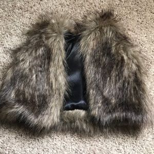 Furry vest 6-9 months